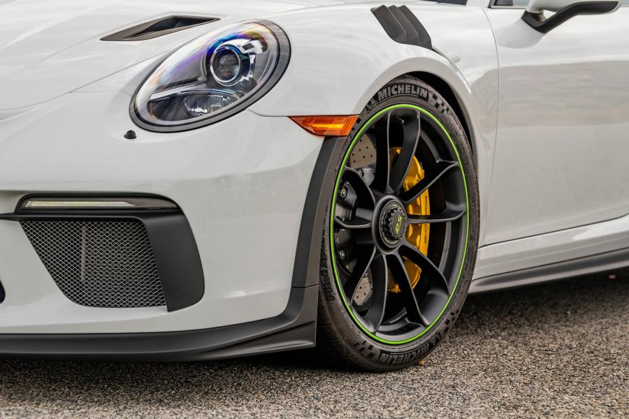 Детали экстерьера Porsche 911 GT3 RS (991) 2018 года  (NA) (фото 24 из 40)